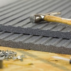 hammer-nails-siding